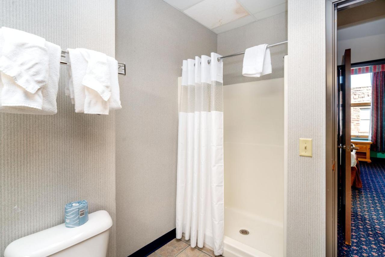 The Suites Hotel At Waterfront Plaza Duluth Ngoại thất bức ảnh