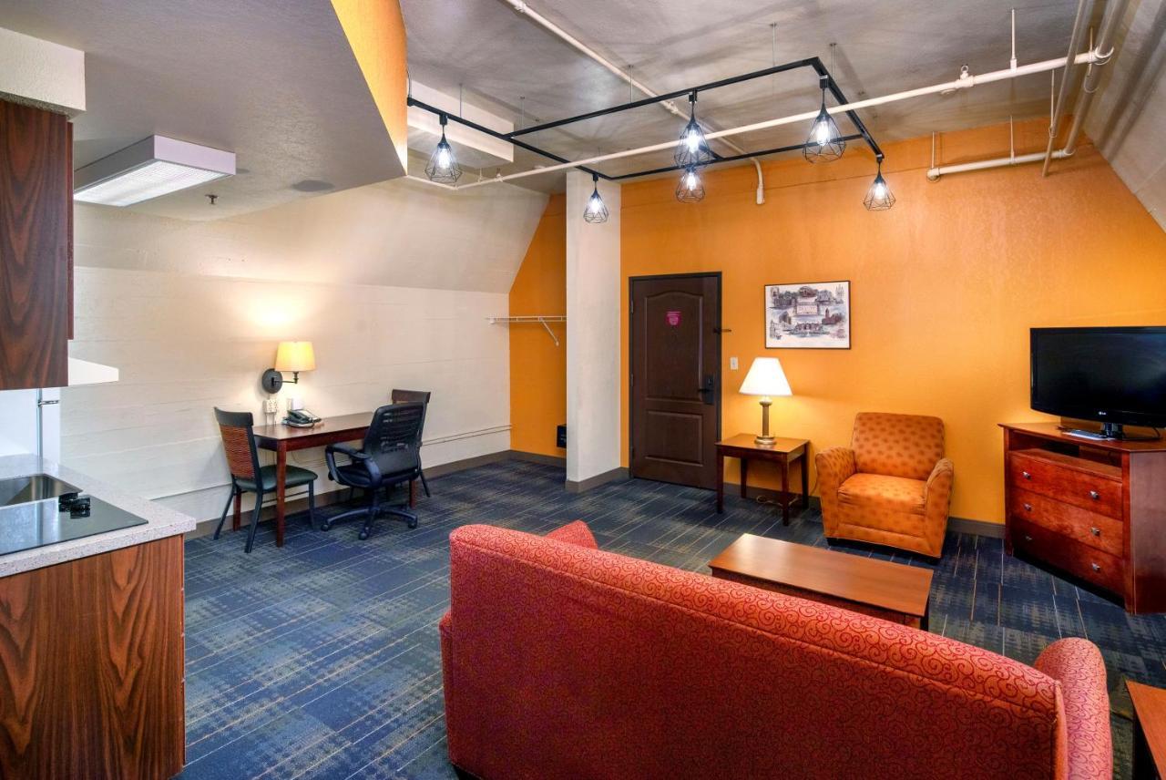 The Suites Hotel At Waterfront Plaza Duluth Ngoại thất bức ảnh