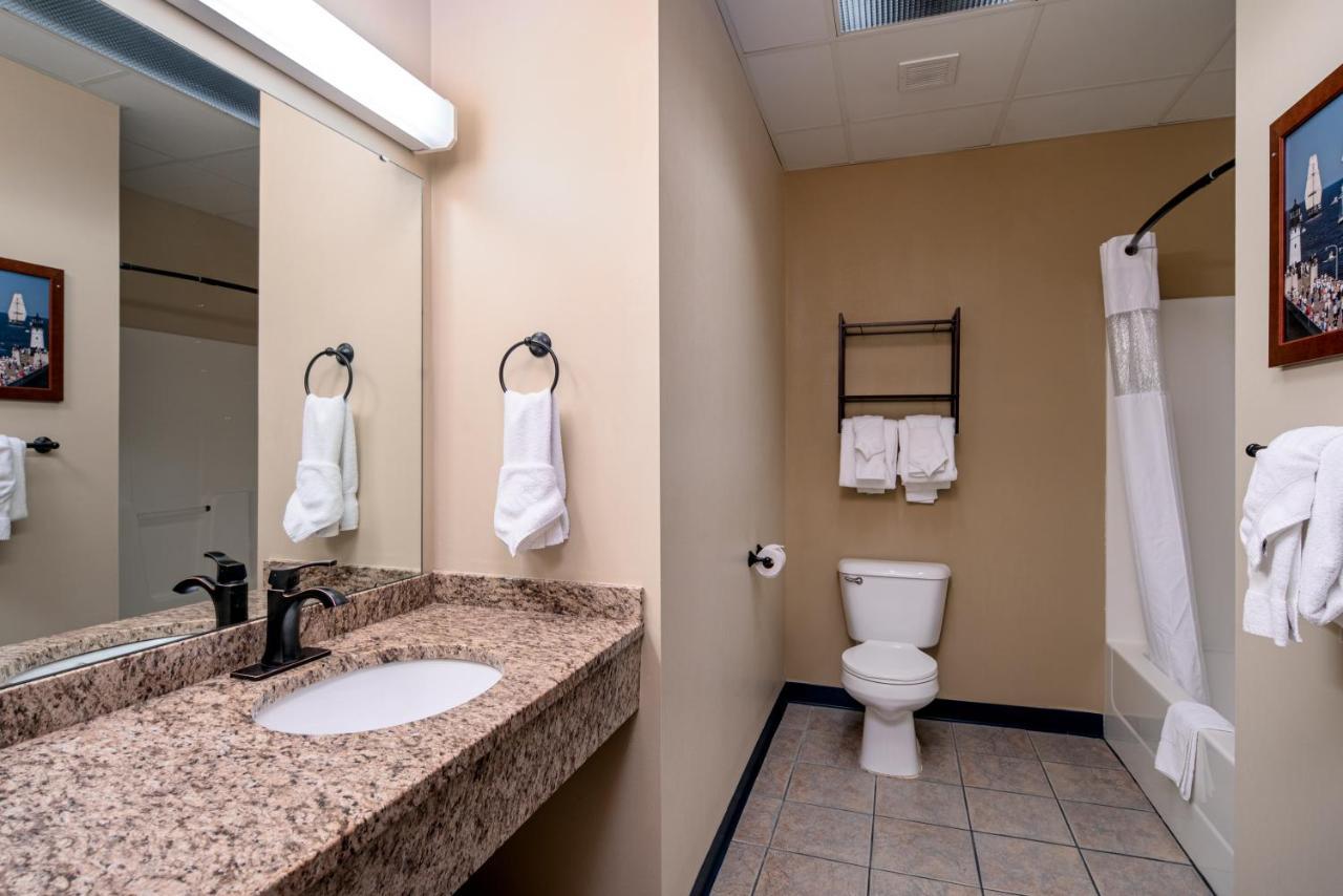 The Suites Hotel At Waterfront Plaza Duluth Ngoại thất bức ảnh