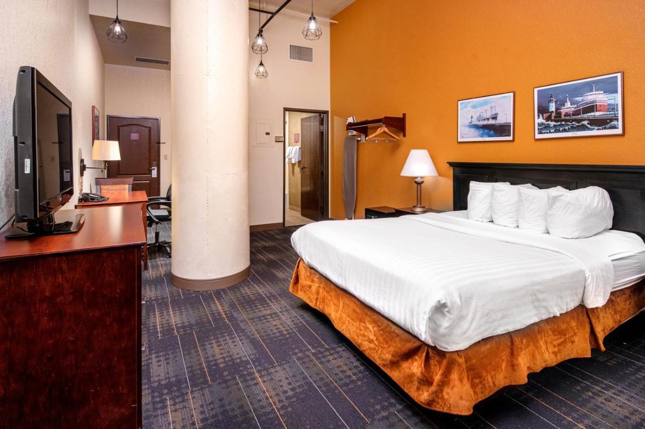 The Suites Hotel At Waterfront Plaza Duluth Ngoại thất bức ảnh
