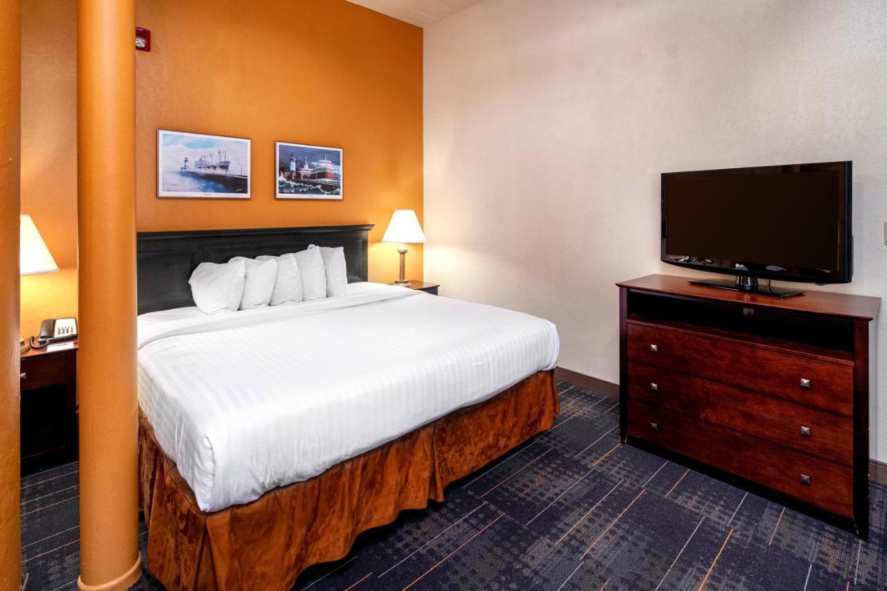 The Suites Hotel At Waterfront Plaza Duluth Ngoại thất bức ảnh