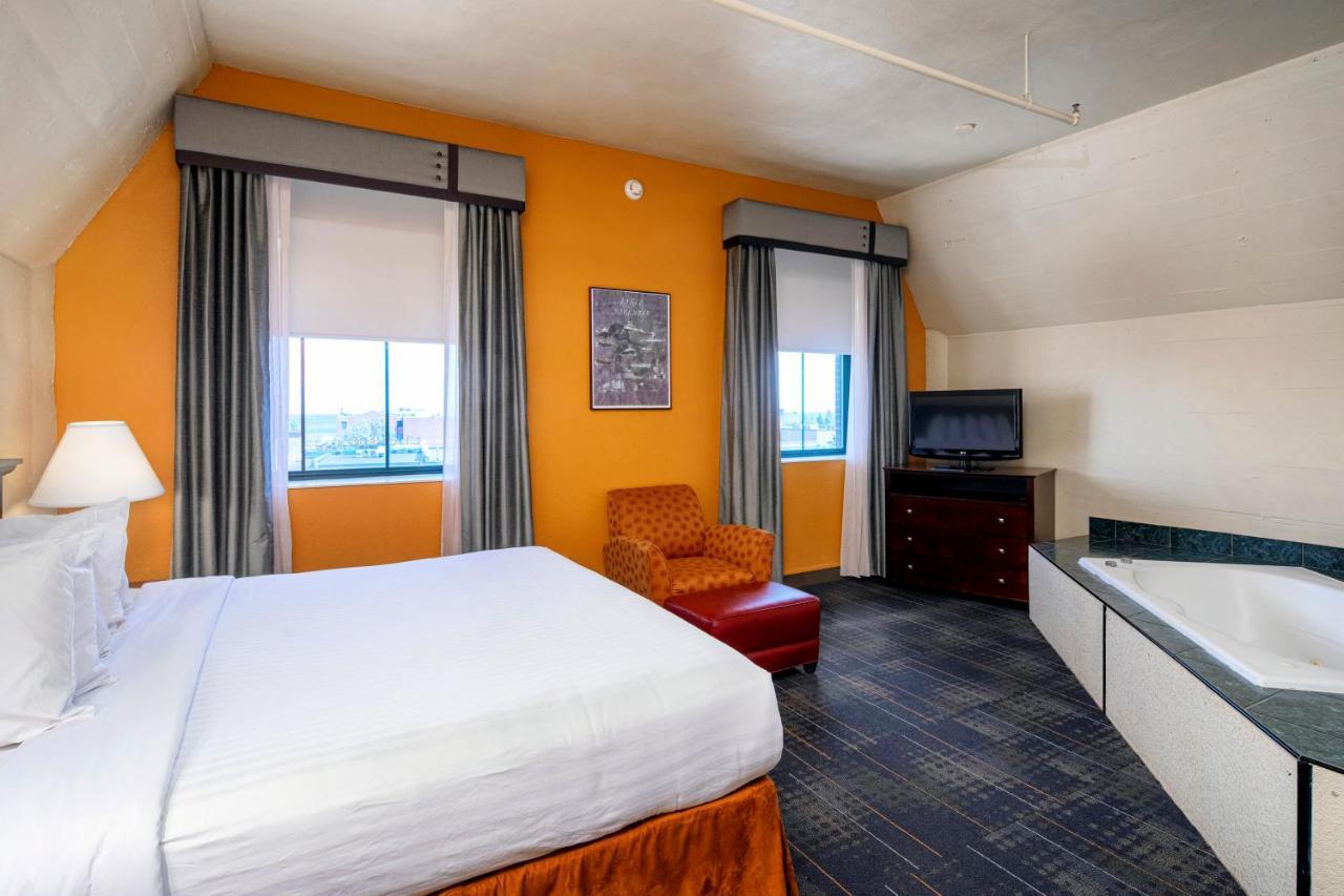 The Suites Hotel At Waterfront Plaza Duluth Ngoại thất bức ảnh