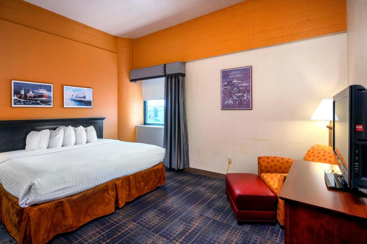 The Suites Hotel At Waterfront Plaza Duluth Ngoại thất bức ảnh