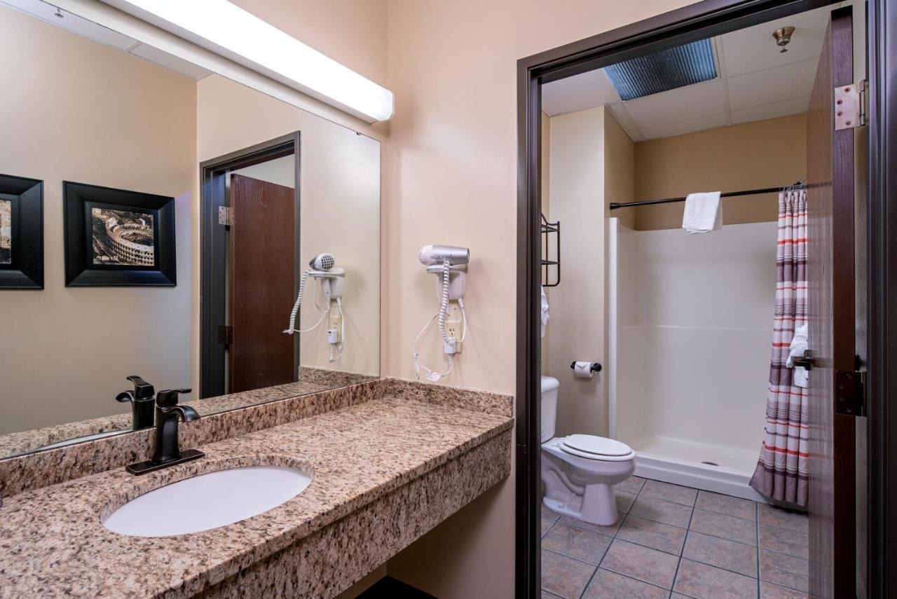The Suites Hotel At Waterfront Plaza Duluth Ngoại thất bức ảnh